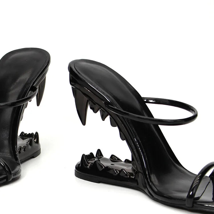 2026 Big Gold Chain Peep Toe Tiger Teeth Heel Sandals 2024 New Fashion Silvery Beach Party Outdoors Women's Slippers Size 35-43