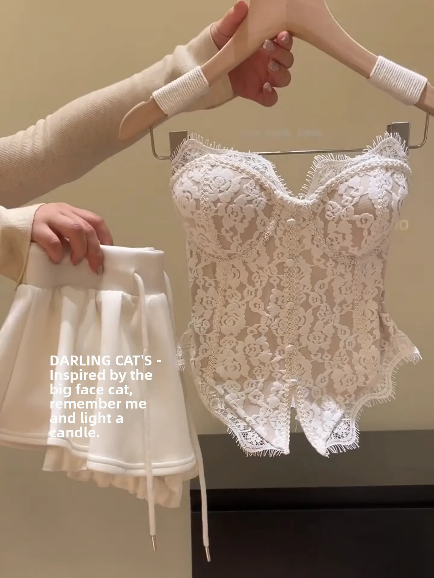Sexy Lace Crop Top Women's Fashionable Camisole Vest Short Sleeveless Underwear Outerwear Autumn Winter Ladies' Wear