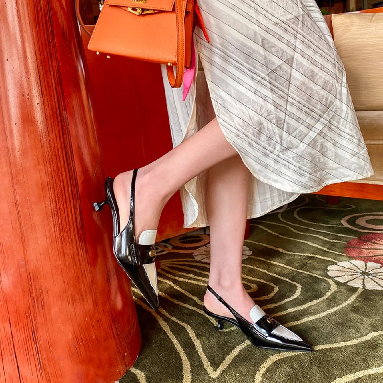 Fashion Color Matching Design Elegant Women's Shallow High-heeled Sandals Spring and Summer Pointed One-pedal Baotou Sandals.