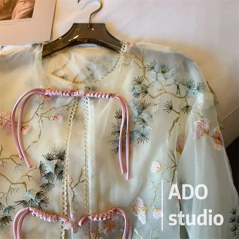 Outerwears Women Jacket Chinese Style Jacket National Wind Embroidery Jacquard Buckle Sunscreen Cardigan Female Summer Thin Coat