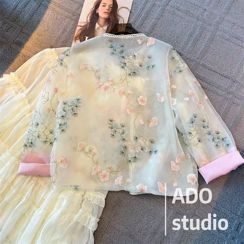 Outerwears Women Jacket Chinese Style Jacket National Wind Embroidery Jacquard Buckle Sunscreen Cardigan Female Summer Thin Coat