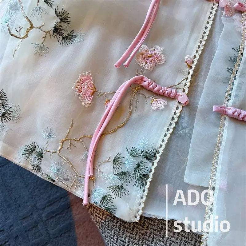 Outerwears Women Jacket Chinese Style Jacket National Wind Embroidery Jacquard Buckle Sunscreen Cardigan Female Summer Thin Coat