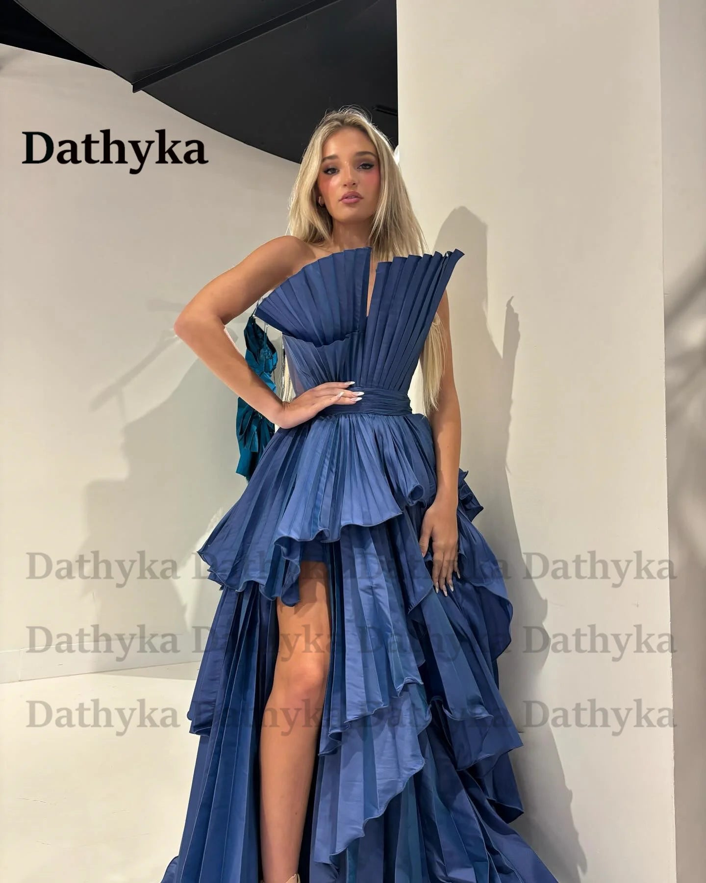 Dathyka Pleats Prom Dress Satin A Line Evening Dress High Slit Tiered Party Dress For Women Strapless Robe De Mariee Customised